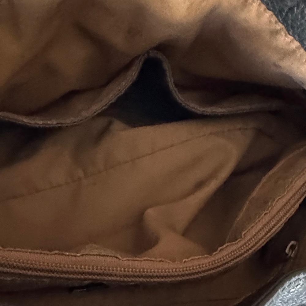 HOBO Black Textured Leather Hobo Bag - Picture 4 of 8